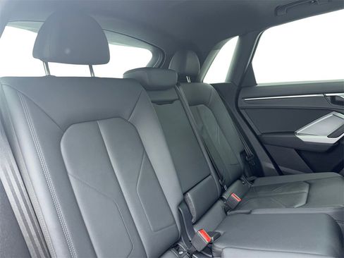 Used 2025 Audi Q3 2.0T Premium image 44