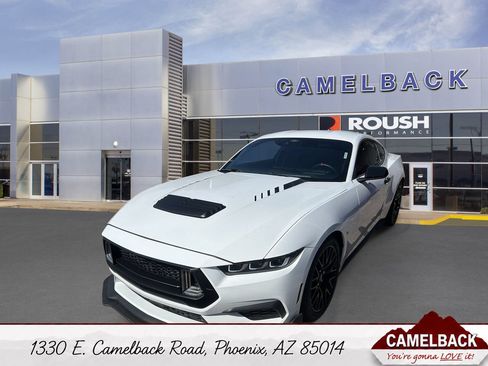 Used 2024 Ford Mustang Coupe RWD image 1