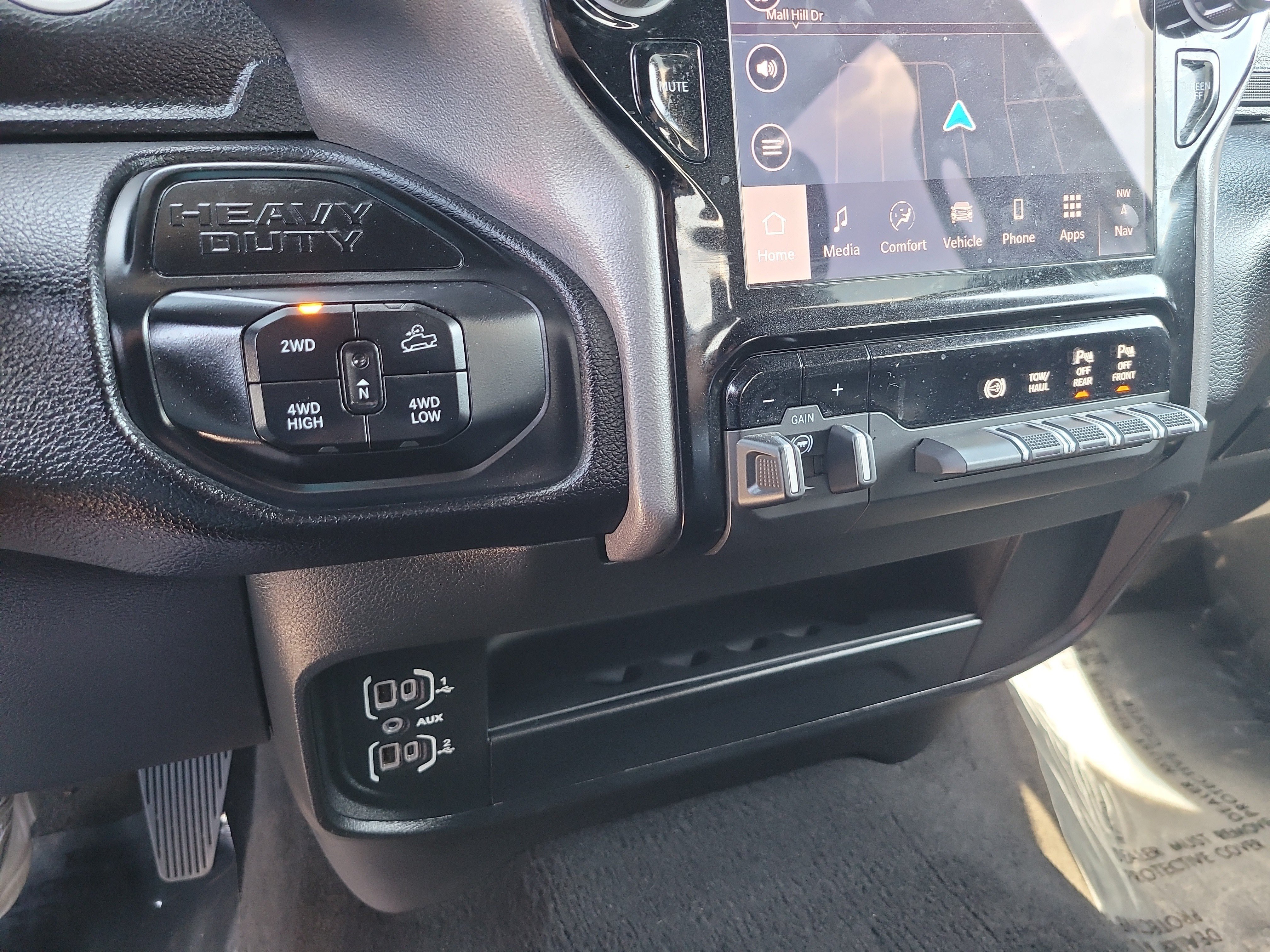 Used 2025 RAM 2500 Big Horn AWD/4WD image 24