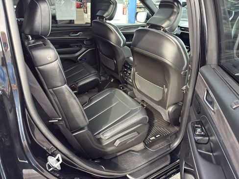 Used 2022 Jeep Grand Cherokee L Overland w/ Luxury Tech Group IV image 14