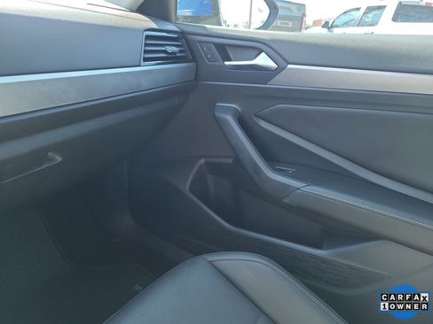 Used 2022 Volkswagen Jetta SE image 18