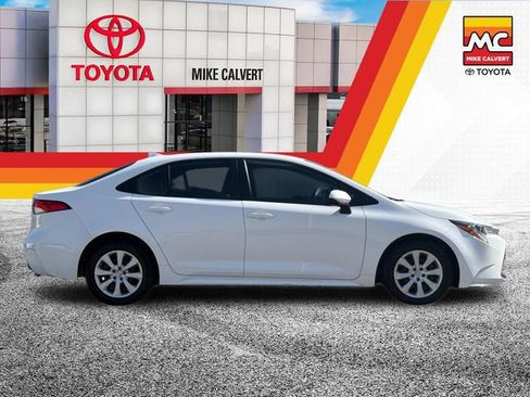 Used 2023 Toyota Corolla LE FWD image 6