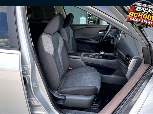 Used 2023 Nissan Rogue SV FWD image 7