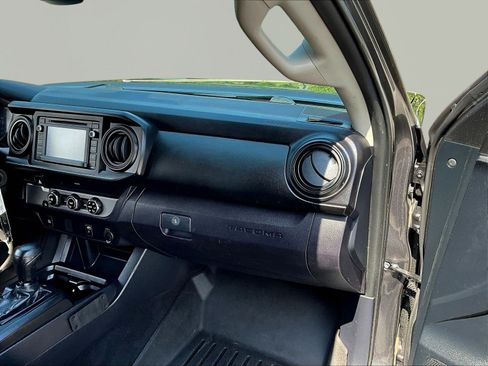 Used 2018 Toyota Tacoma SR w/ SR Convenience Package RWD image 26