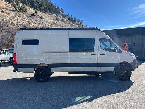 Used 2022 Mercedes-Benz Sprinter 2500 image 6