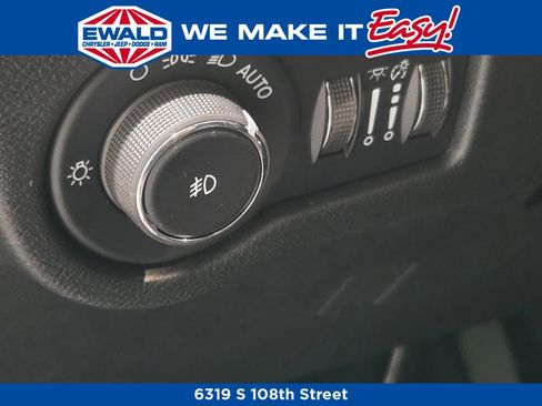 New 2026 Chrysler Pacifica Select image 27