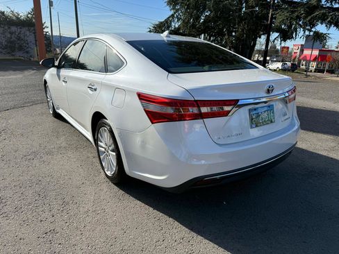 Used 2013 Toyota Avalon Limited image 3
