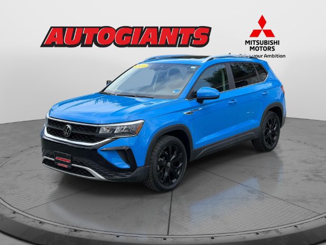 Used 2023 Volkswagen Taos SE w/ Panoramic Sunroof Package AWD/4WD image 5