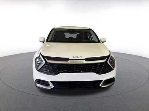 Used 2025 Kia Sportage LX image 5
