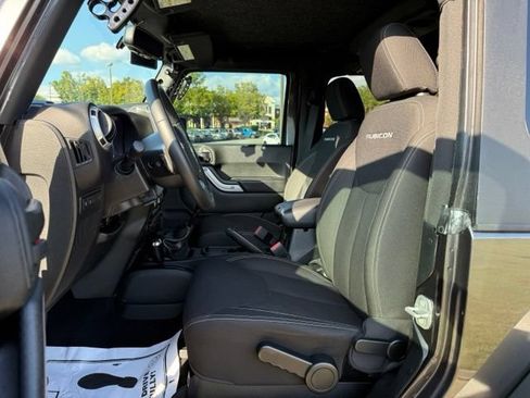 Used 2018 Jeep Wrangler Rubicon w/ Cold Weather Group AWD/4WD image 13
