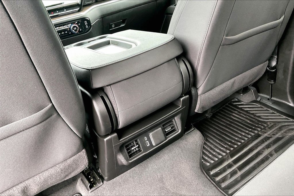 Used 2024 Chevrolet Silverado 1500 LT AWD/4WD image 12