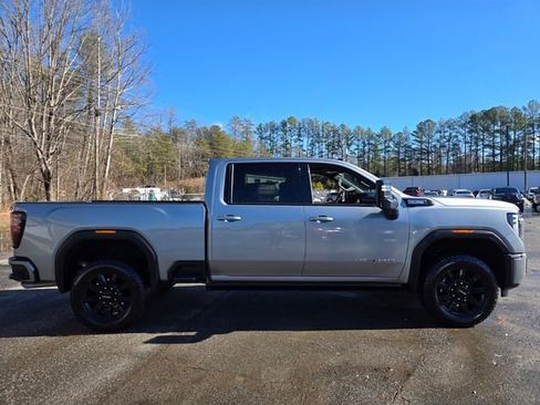 Used 2025 GMC Sierra 2500 AT4 w/ AT4 Premium Plus Package image 8