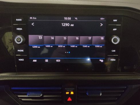 Used 2019 Volkswagen Jetta SEL Premium FWD image 25