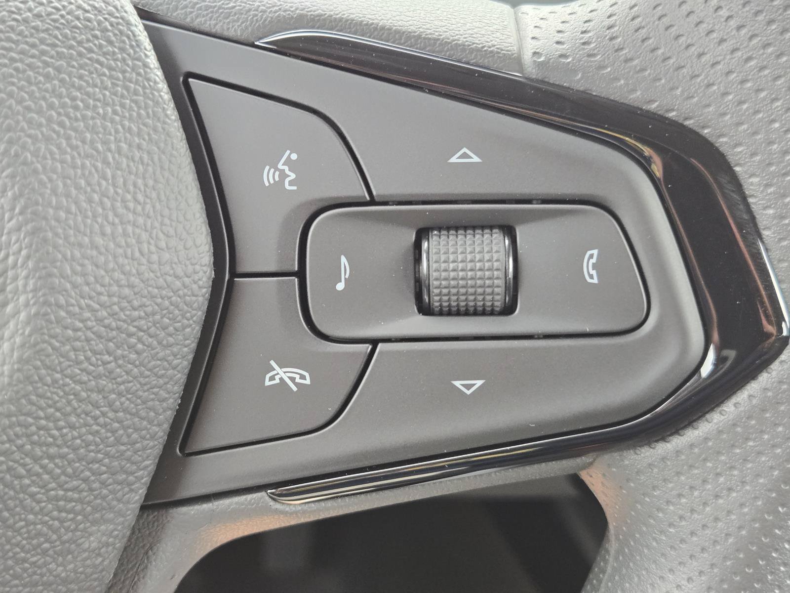 New 2027 Chevrolet Bolt LT FWD image 23