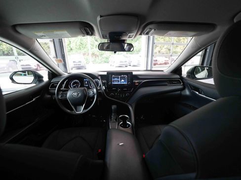 Used 2021 Toyota Camry LE FWD image 13