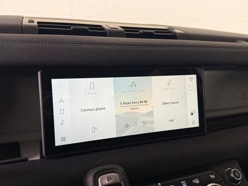 Used 2024 Land Rover Defender 110 S image 26