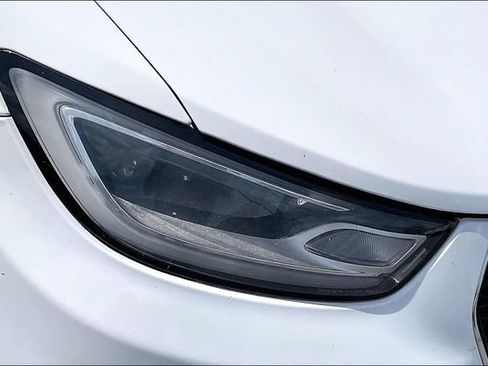 Used 2023 Chrysler Pacifica Touring-L FWD image 29
