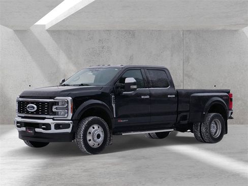 Certified 2023 Ford F450 Lariat w/ Chrome Package image 6