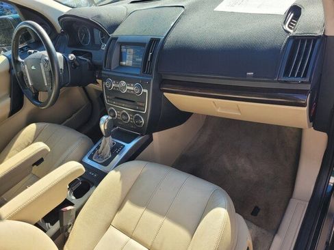 Used 2014 Land Rover LR2 image 13