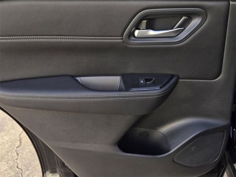 Used 2023 Nissan Rogue SV w/ SV Premium B Package image 12