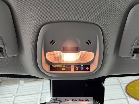 Used 2025 Chevrolet Trax LT image 48