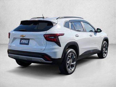 Used 2024 Chevrolet Trax LT w/ Driver Confidence Package image 5