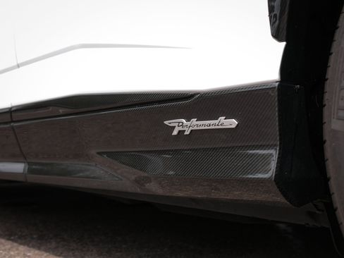 Used 2023 Lamborghini Urus Performante AWD/4WD image 8