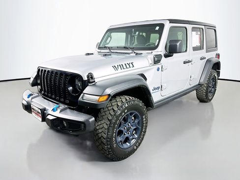 Used 2023 Jeep Wrangler Unlimited w/ Cold Weather Group AWD/4WD image 3