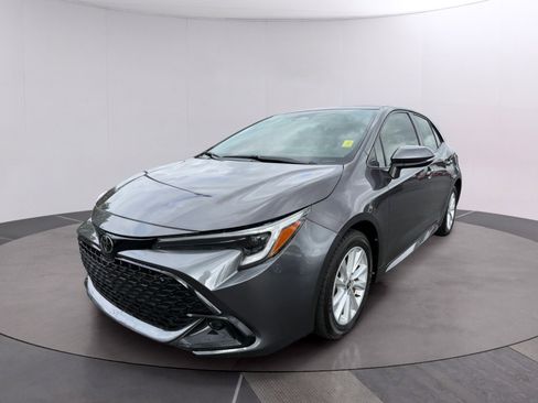 Used 2023 Toyota Corolla SE FWD image 2