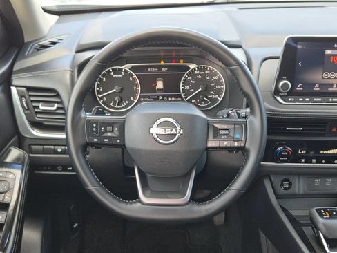 Used 2025 Nissan Rogue SV FWD image 19