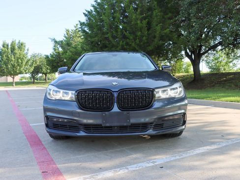 Used 2018 BMW 740i RWD image 2