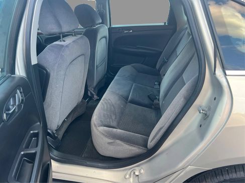 Used 2011 Chevrolet Impala LT FWD image 11