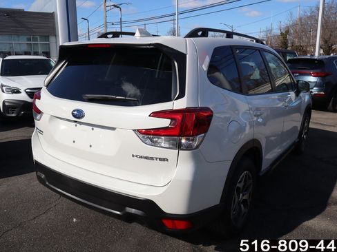 Used 2023 Subaru Forester Premium image 5