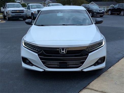 Used 2022 Honda Accord Sport image 2