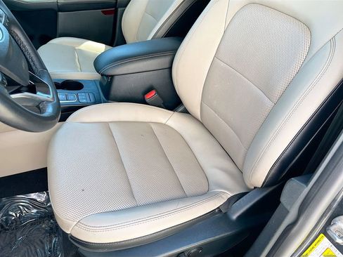 Used 2022 Ford Escape Titanium w/ Class II Trailer Tow Package image 19