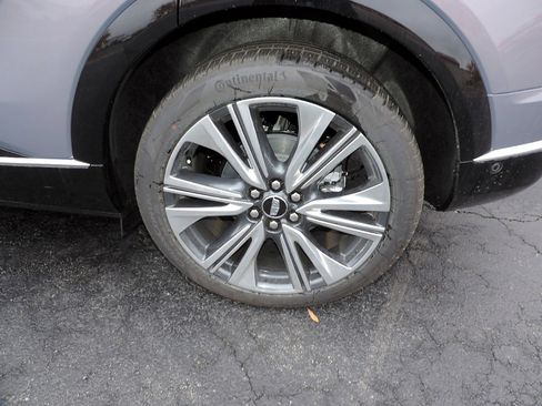 New 2026 Cadillac Optiq Luxury 2 image 9