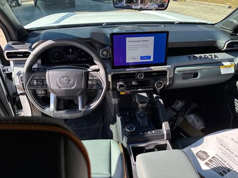 New 2025 Toyota Tacoma Trailhunter image 18