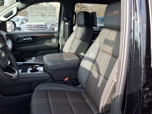New 2026 Chevrolet Suburban High Country AWD/4WD image 19