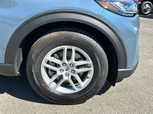 New 2026 Ford Explorer Active image 9