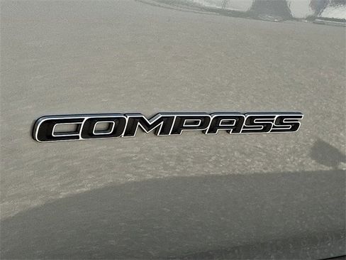 Certified 2020 Jeep Compass Latitude image 25