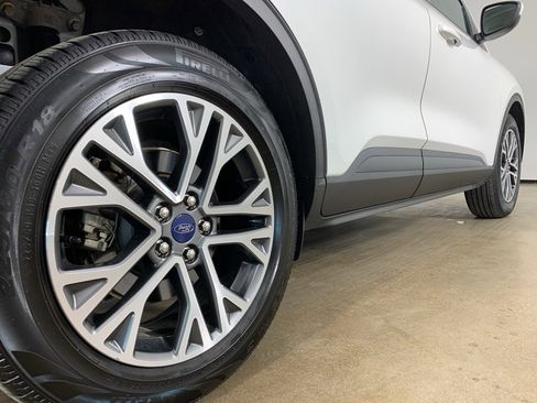 Used 2020 Ford Escape SEL image 9