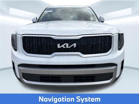 Used 2024 Kia Telluride EX w/ EX Captain's Chair Package FWD image 2