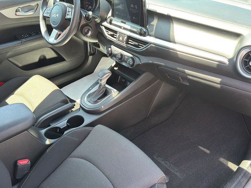 Used 2023 Kia Forte LXS FWD image 7