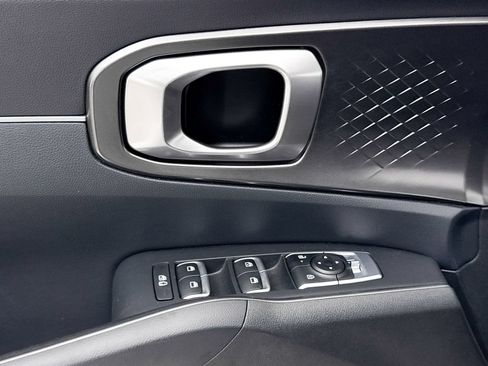 Certified 2025 Kia Sorento EX w/ EX Panoramic Sunroof Package FWD image 30