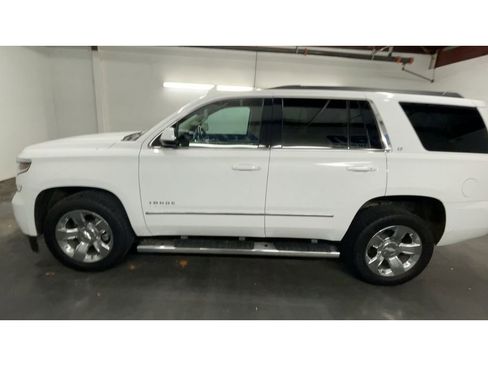 Used 2019 Chevrolet Tahoe LT w/ LT Signature Package image 5