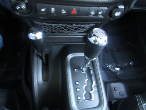 Used 2017 Jeep Wrangler Unlimited Sahara w/ Connectivity Group image 24