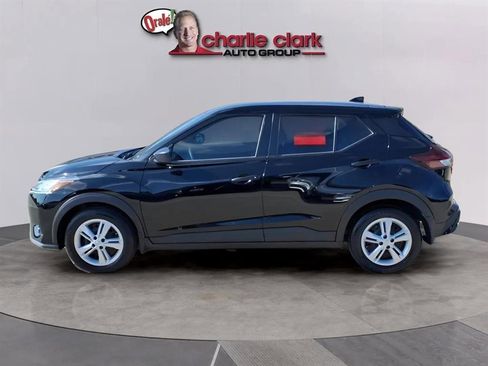 Used 2024 Nissan Kicks S image 2