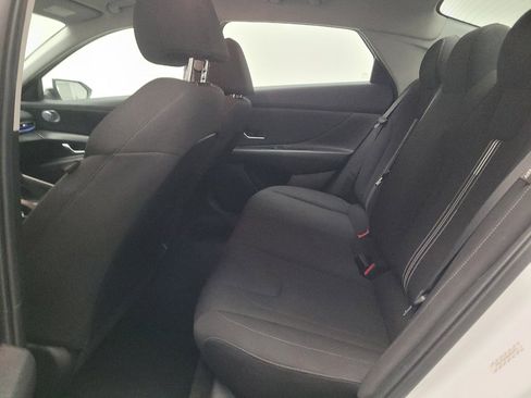 Used 2024 Hyundai Elantra SEL FWD image 18