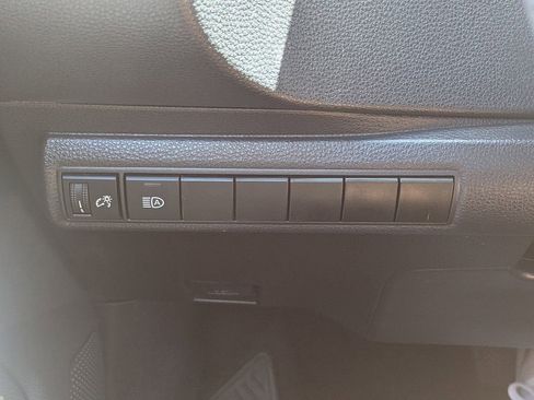 Used 2020 Toyota Corolla LE image 21