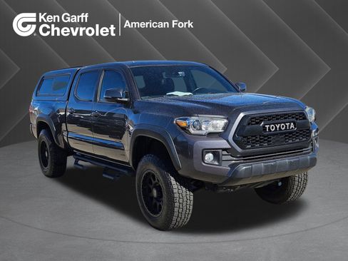 Used 2019 Toyota Tacoma TRD Off-Road w/ TRD Premium Off Road Package AWD/4WD image 1